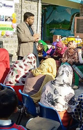 Aamir Jamal with students from Pakistan